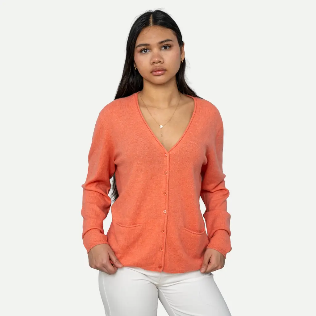 cardigan_court_V_bordroulotté_19 OK.webp
